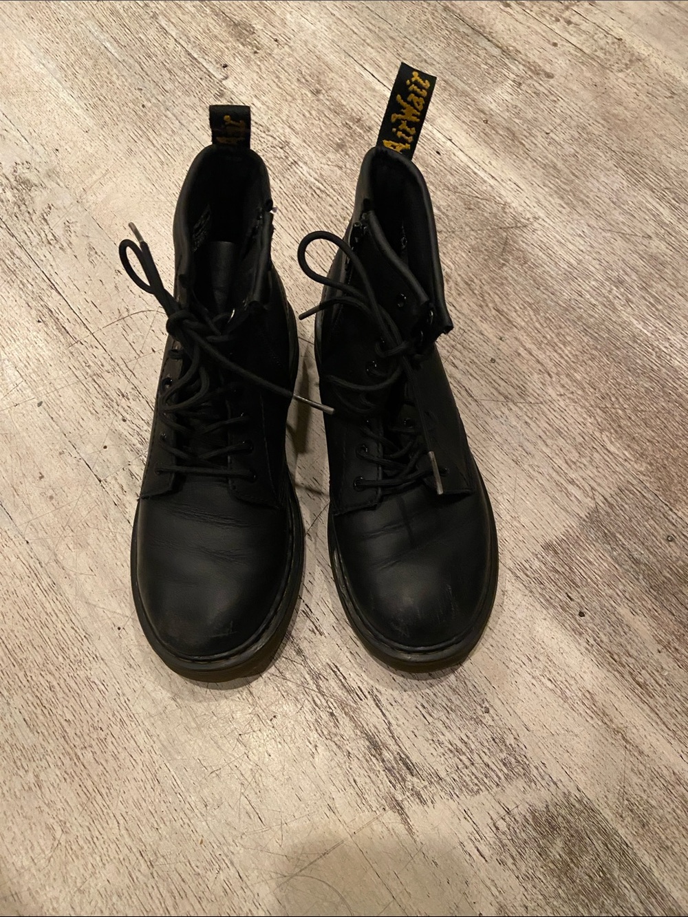 Black leather Dr Martens size US man’s 4 ladies size US 5 - Picture 2 of 9